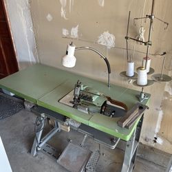 Willcox & Gibbs Industrial Overlock Sewing Machine – Works Great!