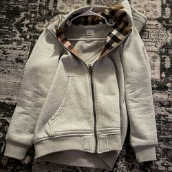 Burberry “B” logo grey zip