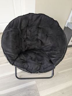 Comfy black saucer chair