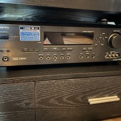 ONKYO  1000W  Home Theater System 