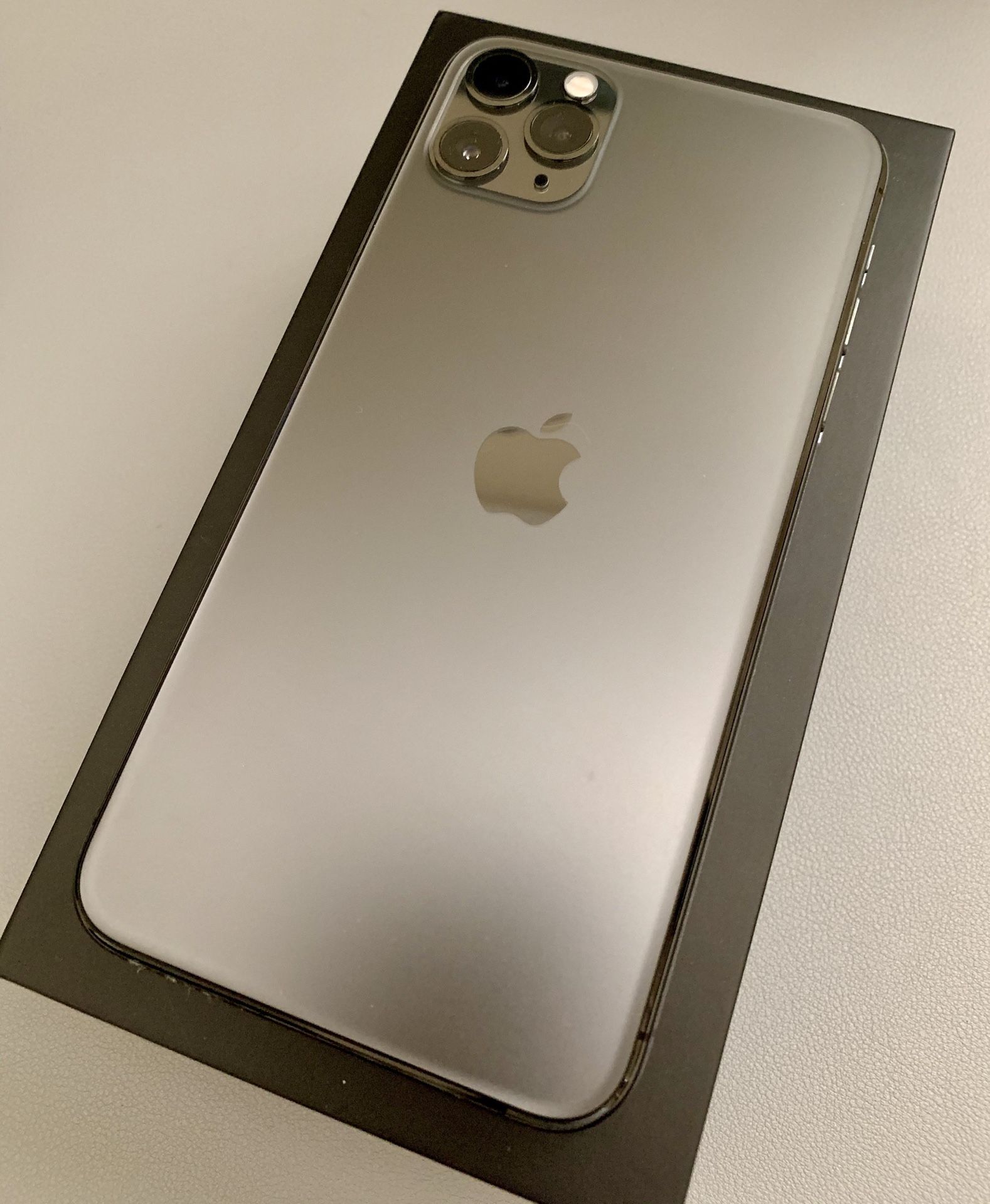 NEW and UNLOCKED Space Gray iPhone 11 Pro Max 64 GB