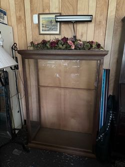 Vintage wood showcase 💜display case