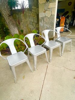 Perdomo Set of 4 Stackable Dining Chair Patio Chair Side Chair 4 Pieces Metal Dining Chair