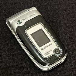 Sony Ericsson Vintage Mobile Phone Fully Tested Works Charger Included