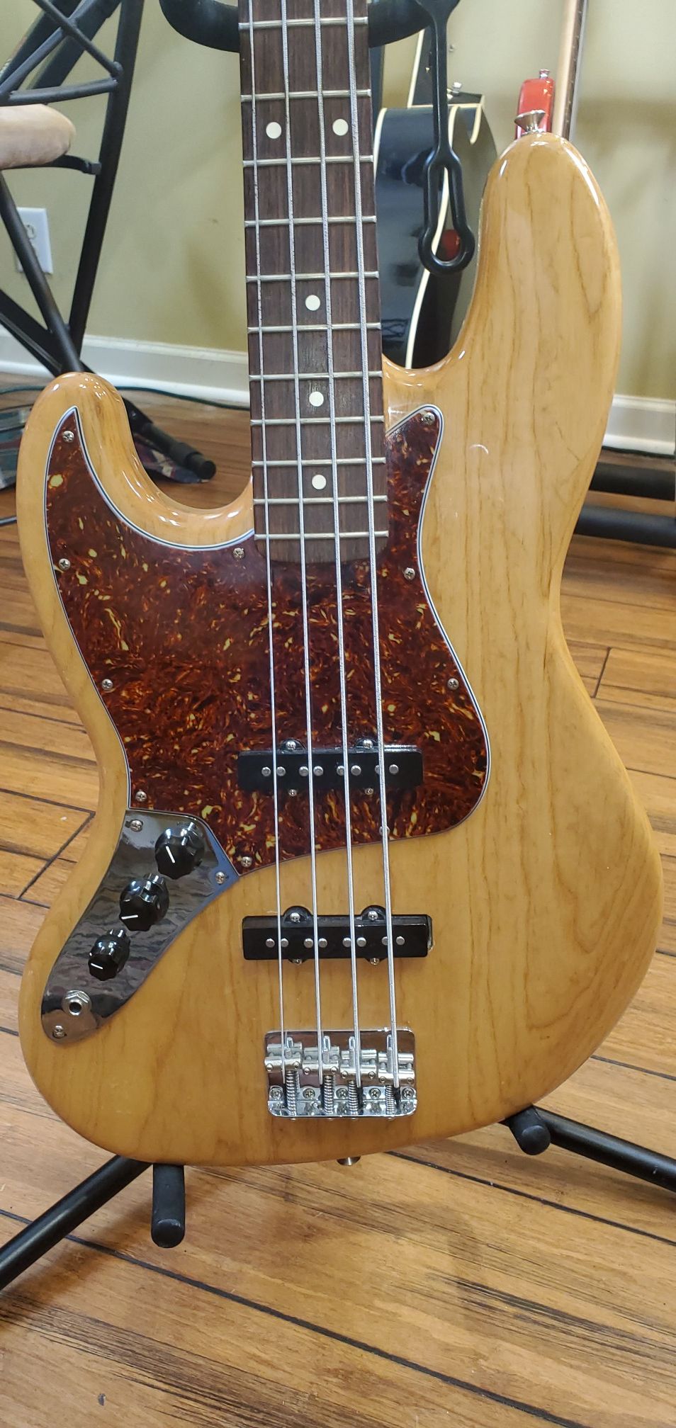 Left Handed Fender Jazz Bass Guitar Special Edition