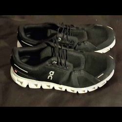 Women's Oncloud Excellent Condition Size 10 W