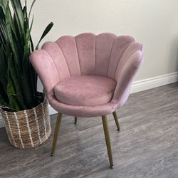 Velvet Accent Chair with Shell Back, Comfy Upholstered Vanity Chair with Gold Metal Legs, Upholstered Guest Armchair for Makeup Room, Living Room and 