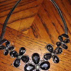 Silver Vintage Necklace Dogwood