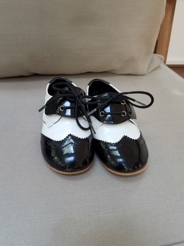 Toddler Shoes size 6 to 7