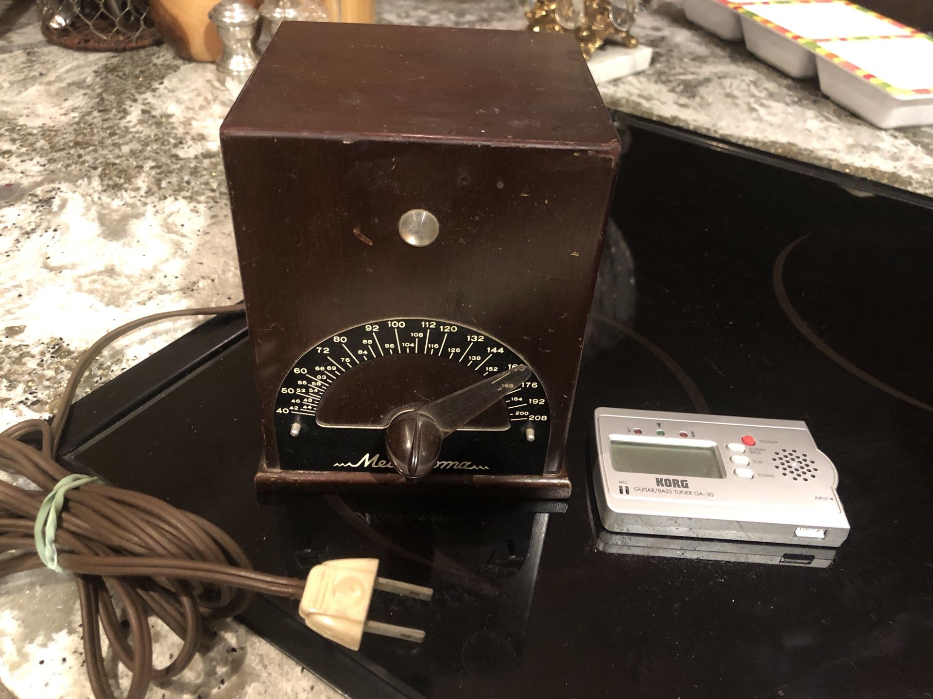 Vintage metronome & kurg guitar tuner