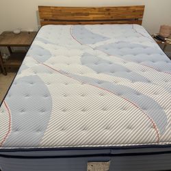Queen size  Sealy Norman 2 Euro Pillowtop Mattress (Firm) and remote controlled adjustable frame VERY NICE AND CLEAN BED 