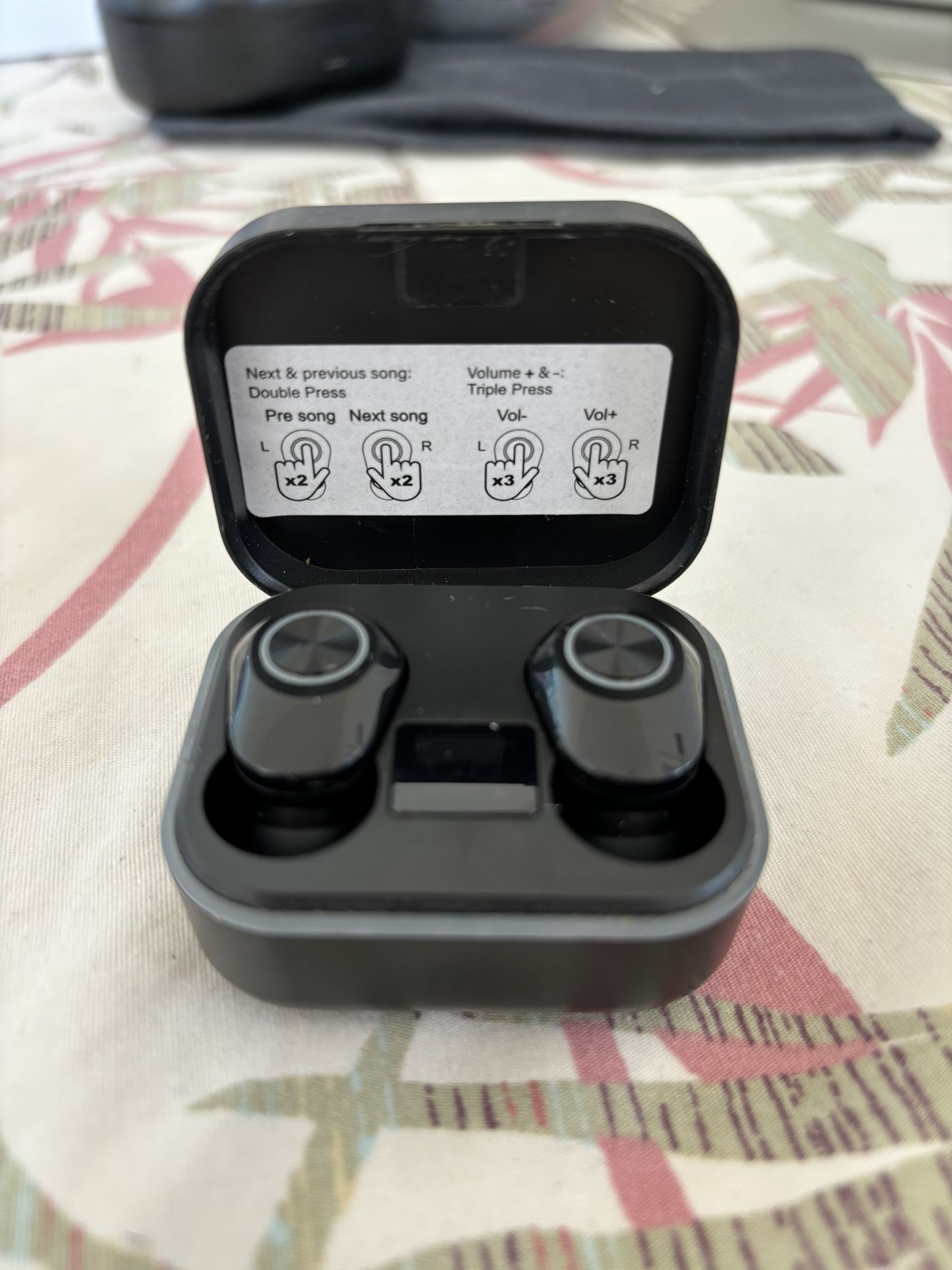 Wireless Earbuds 