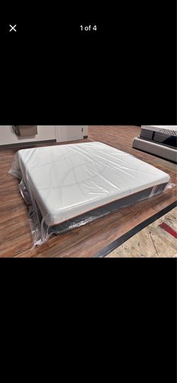 Tempur-Pedic LuxeAdapt Firm King Mattress