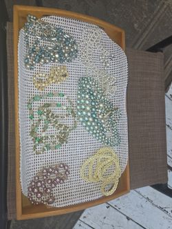 Woman's vintage Necklaces (7 of them)