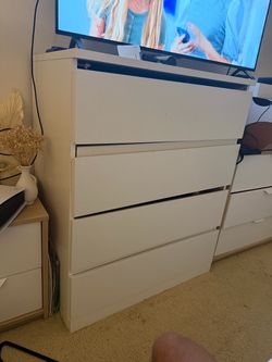 Malm ikea white 4 storage drawer dresser