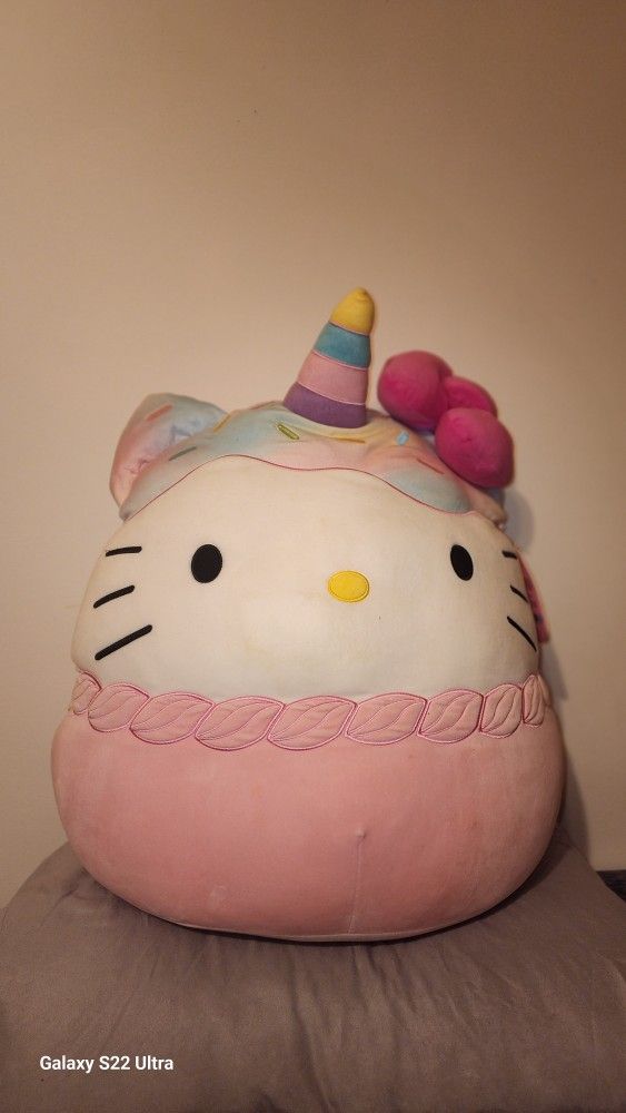 20inch Hello Kitty Squishmallow