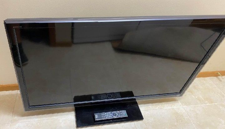 55" SONY TELEVISION
