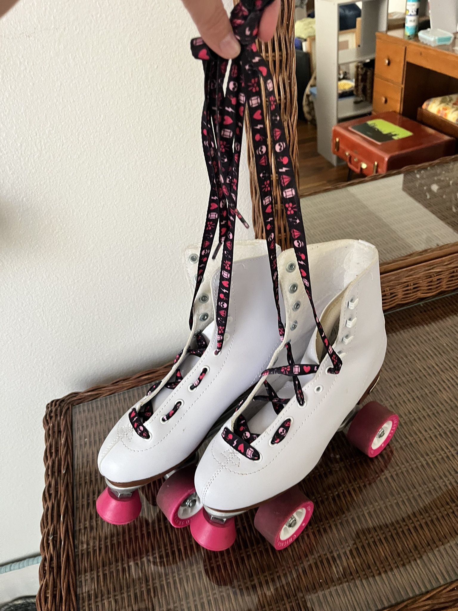 Women’s Roller Skates 