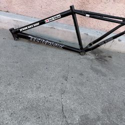 Throne Frame