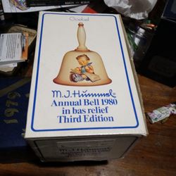 MJ Hummel Annual Bell 1980 In Bass Relief Third Edition
