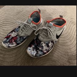Woman’s Nike Shoes