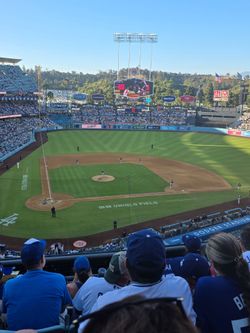 Sunday 8/16 kids run the bases dodgers 1pm