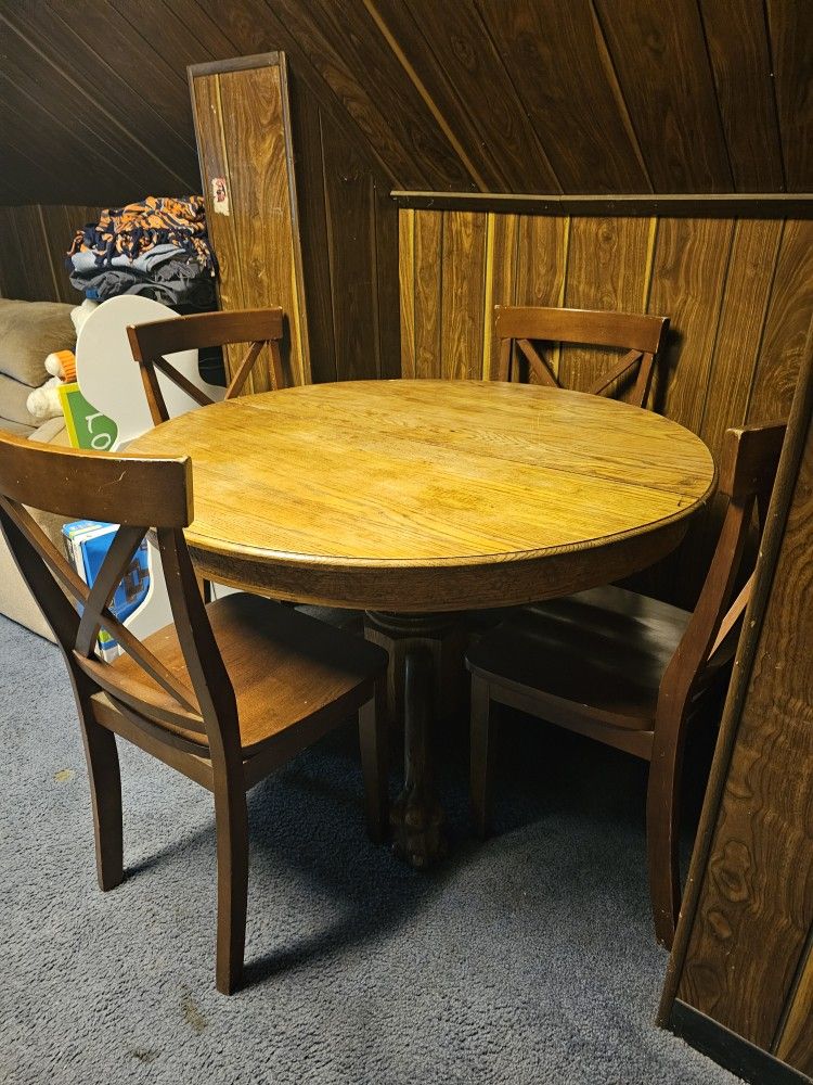 Vintage Solid Oak Round Dining Table w/ Carved Pedestal & Claw Feet