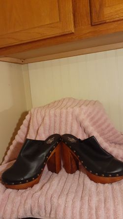 Crown Vintage Size10B Leather 5" Heels