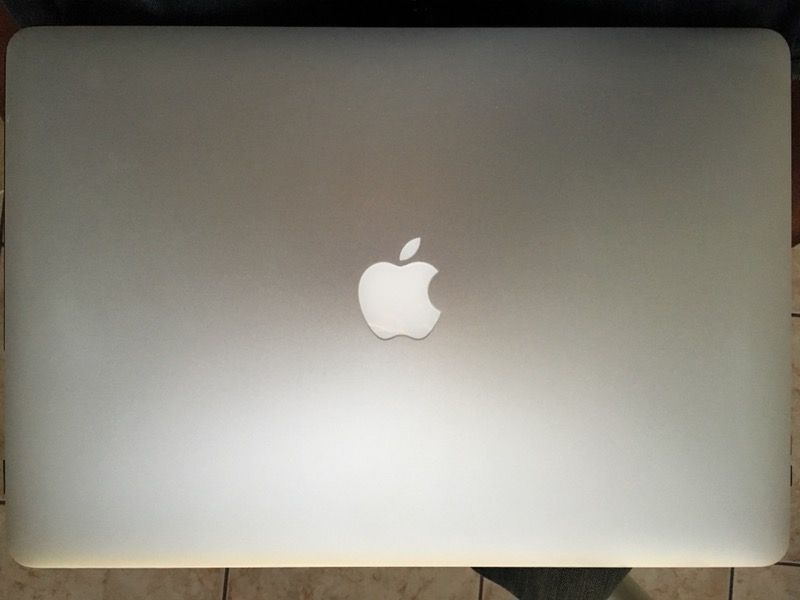 Macbook Pro mid-2015 w/ box laptop apple