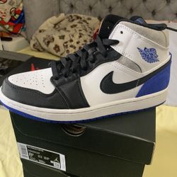 New Jordan 1 Mid Size 8.5 