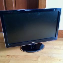 Samsung Syncmaster 23” Computer Monitor w/ Stand WORKS, NO POWER CORD