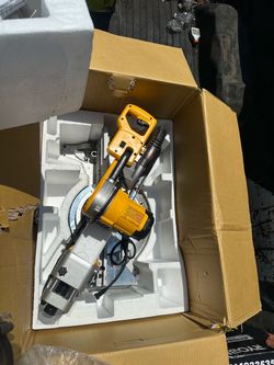DEWALT 15 Amp Corded 12 in. Double Bevel Sliding Compound Miter Saw with XPS technology, Blade Wrench and Material Clamp
