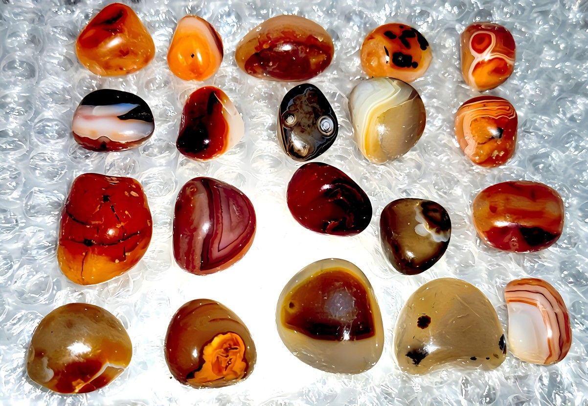 20 Cool Looking Agates