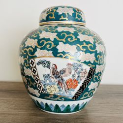 Vintage 9.5” Tall Gold Imari Hand-Painted Japanese Porcelain Ginger Jar Decor