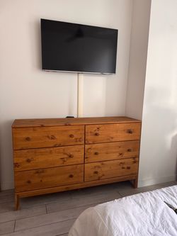 Wood stain 6 drawer dresser