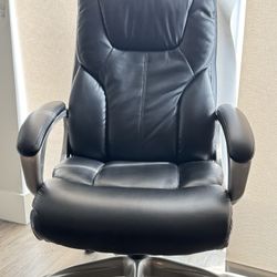 Amazon Basics Executive High Back Office Chair – Excellent Condition!