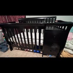 Mini Crib With Dresser