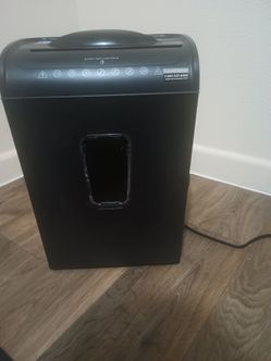 Pen +gear pare shredder