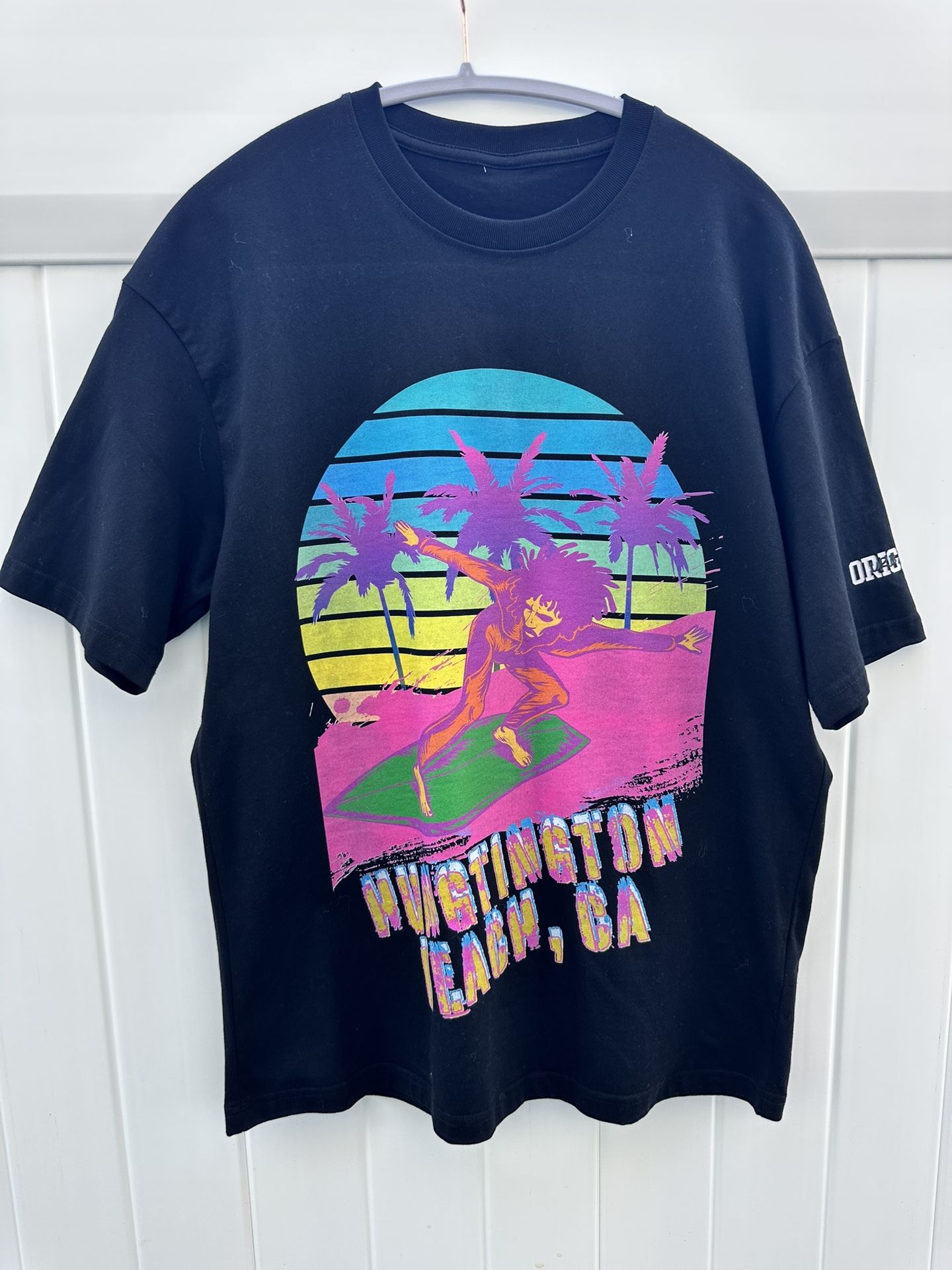 Men’s Surfer T-shirt Size Medium Brand New