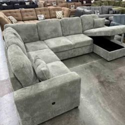 New Sleeper Sectional Couch with USB and Storage! Free Delivery 🚚! 