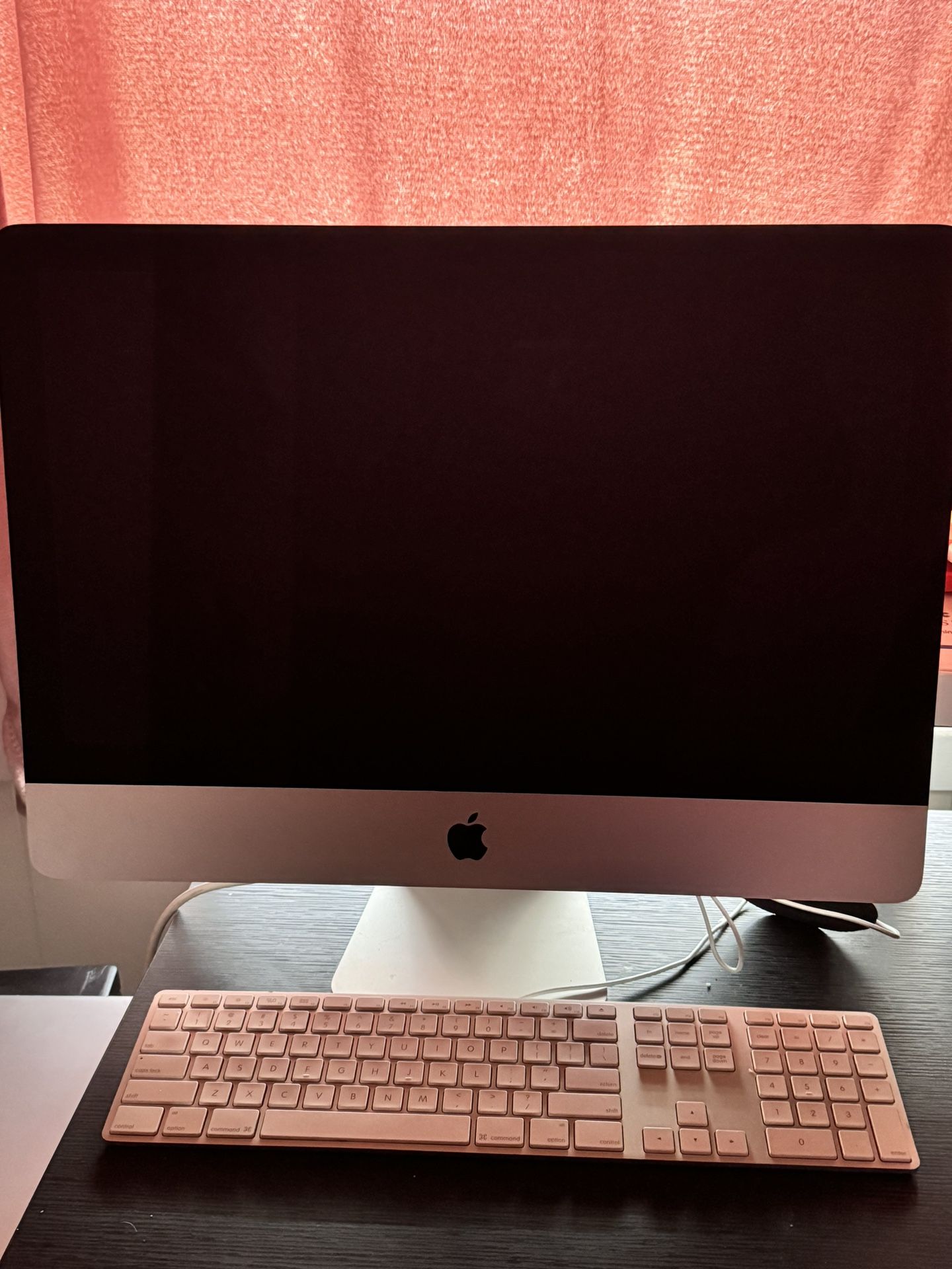 2013 iMac 21.5” - Perfect Condition (1TB) Space
