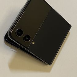 Galaxy Flip 4 Fully Unlocked 