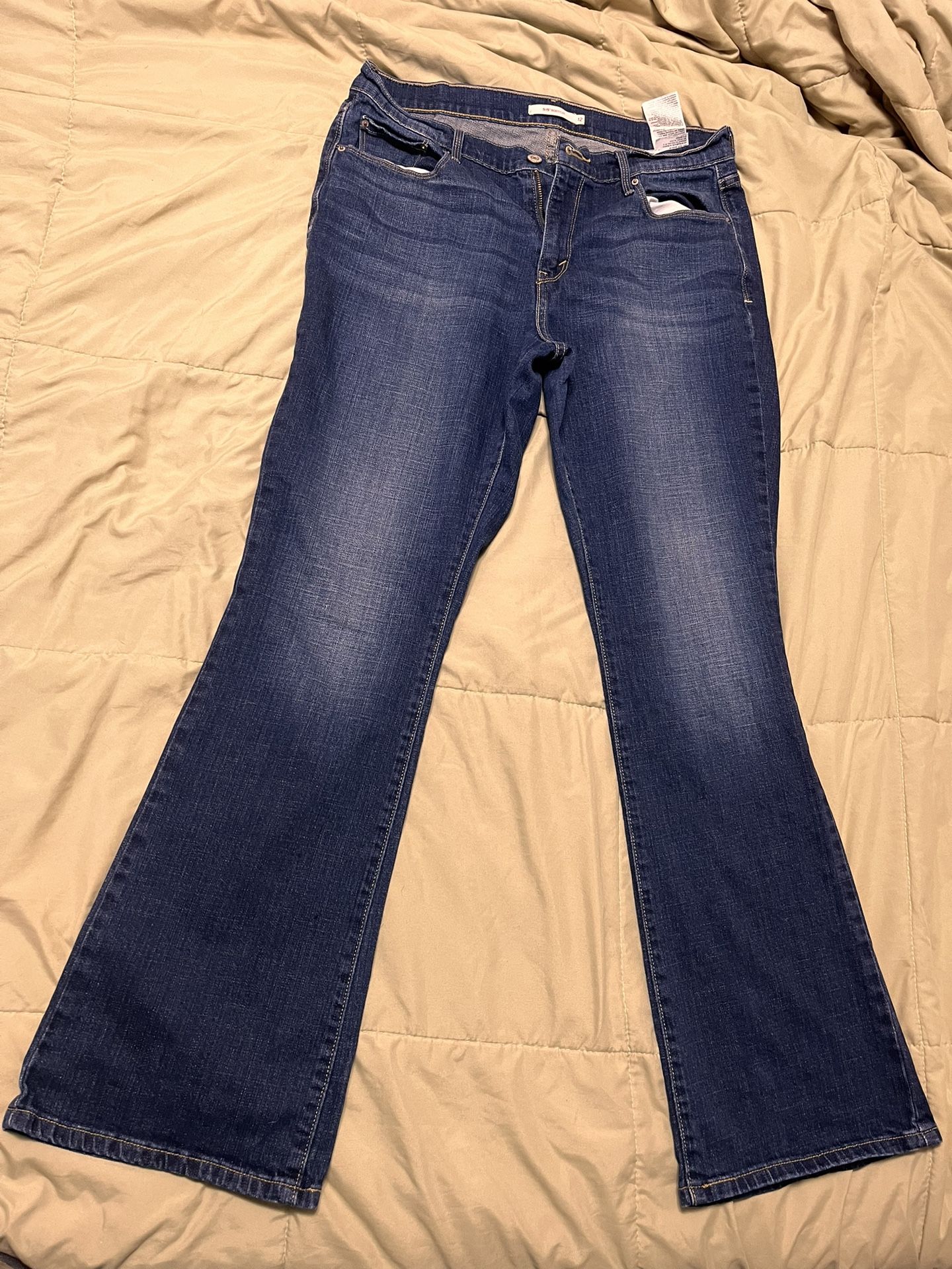 3 Women’s Levi’s Jeans