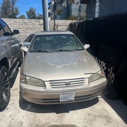 2000 Toyota Camry