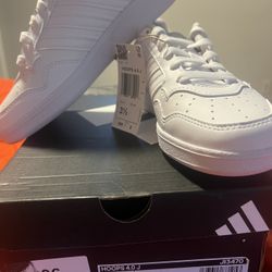 Adidas Hoops 4.0 J White BRAND NEW Size 3.5y / 3.5 mens / 5 womens