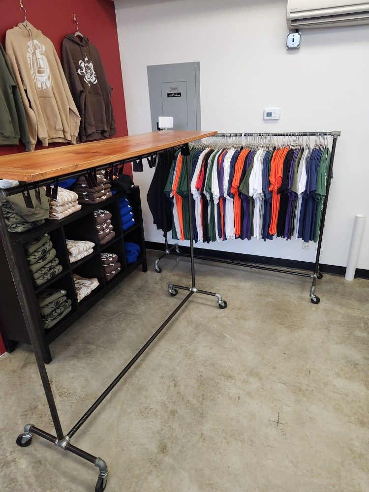 Mr Racks Renton Wa Retail Clothing Racks for Sale in Renton, WA - OfferUp