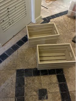 Small storage crates