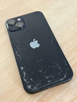 Cracked iPhone 13 128GB Black unlocked