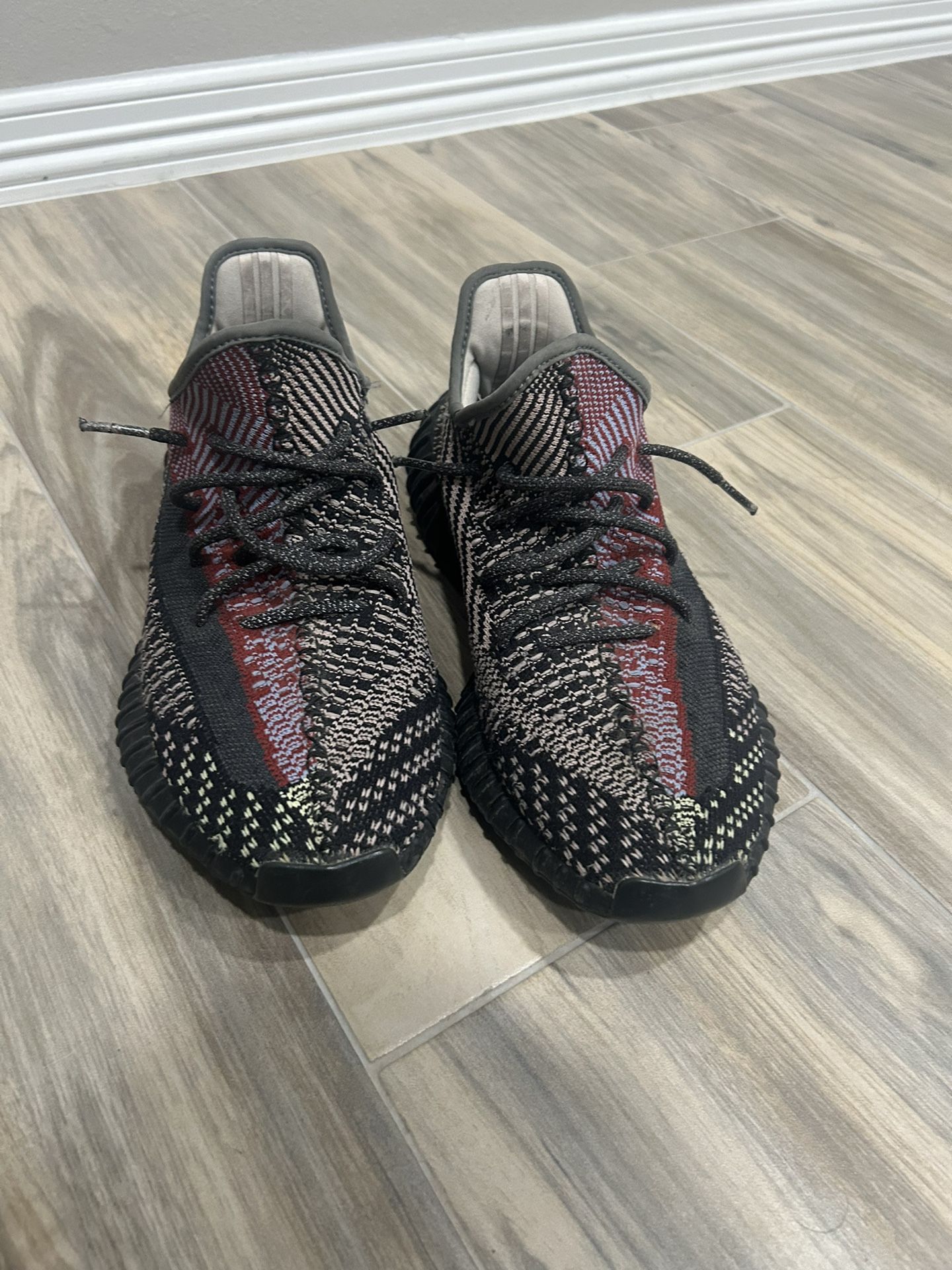 Men’s Yeezys Boost 350 V2 Shoes