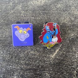 Set of 2 Disney pins
